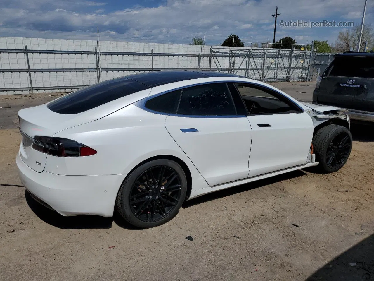 2016 Tesla Model S  White vin: 5YJSA1E29GF144342