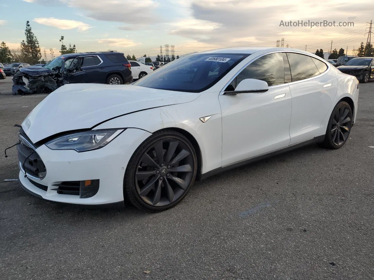 2016 Tesla Model S  Белый vin: 5YJSA1E2XGF122852