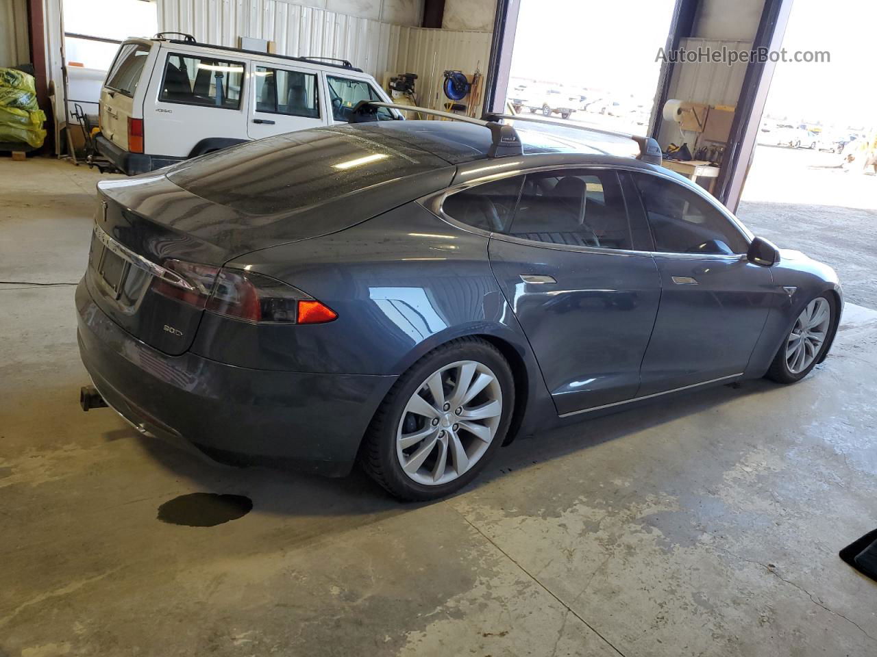 2016 Tesla Model S  Gray vin: 5YJSA1E2XGF132409