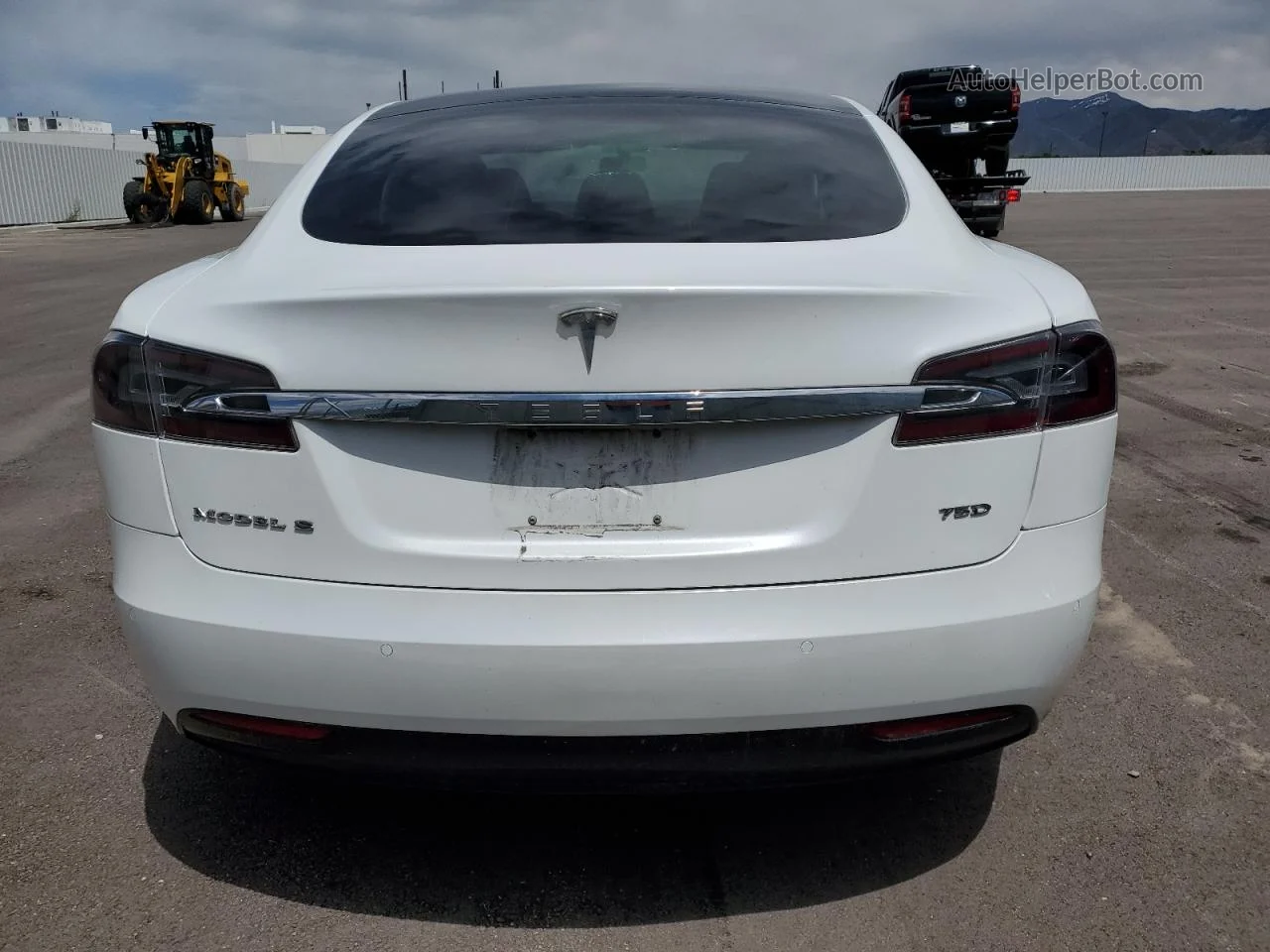 2018 Tesla Model S  White vin: 5YJSA1E2XJF297691