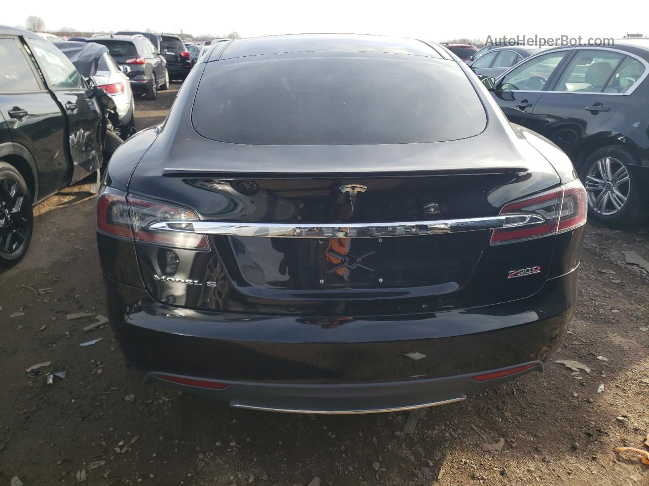 2015 Tesla Model S  Черный vin: 5YJSA1E42FF116351