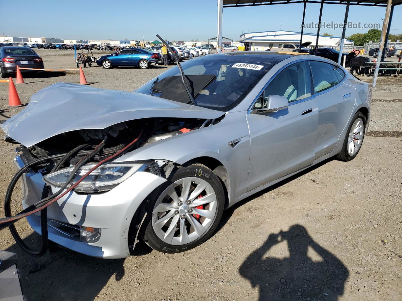 2016 Tesla Model S  Серебряный vin: 5YJSA1E43GF141177