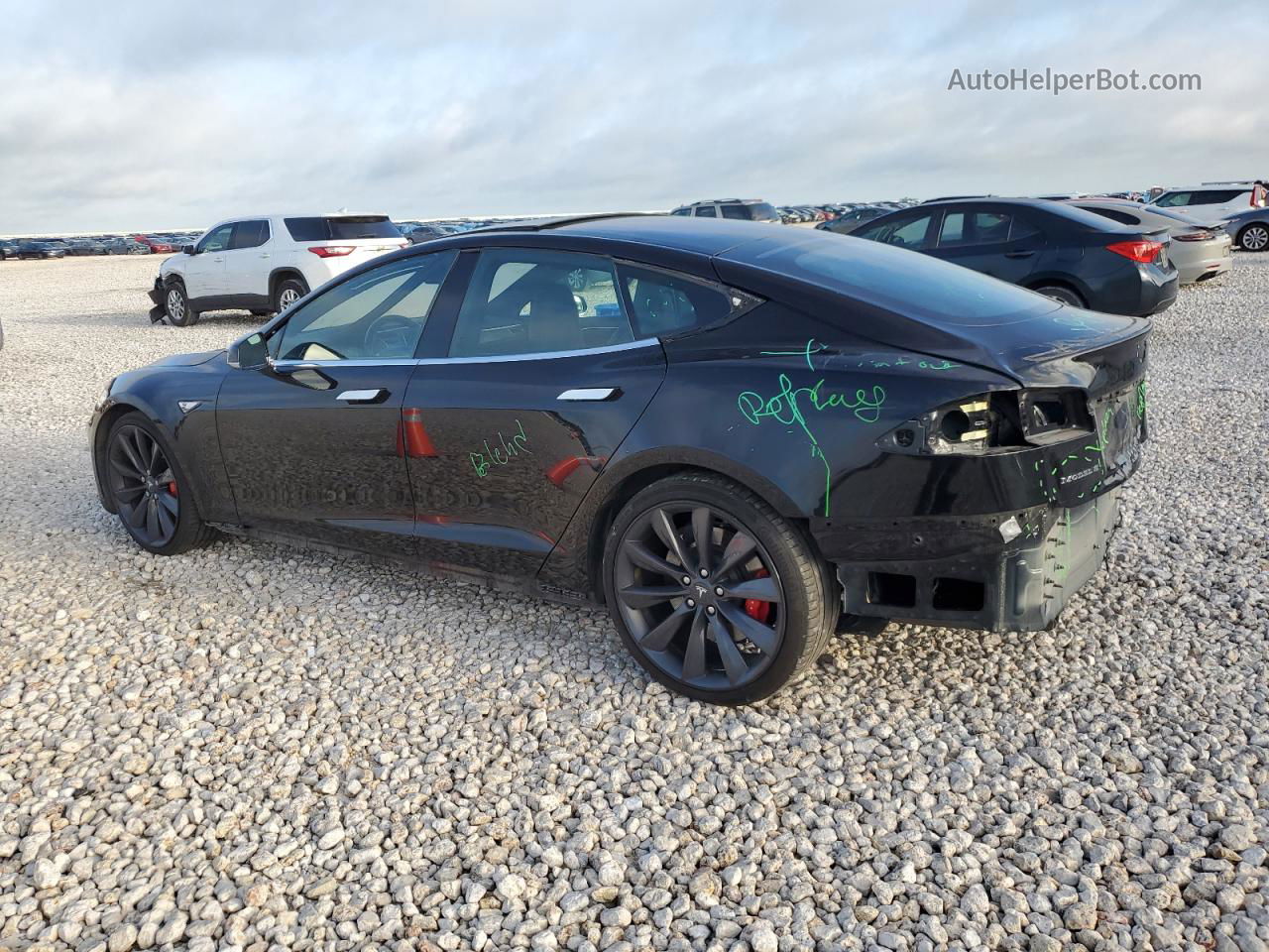 2016 Tesla Model S  Black vin: 5YJSA1E44GF123884