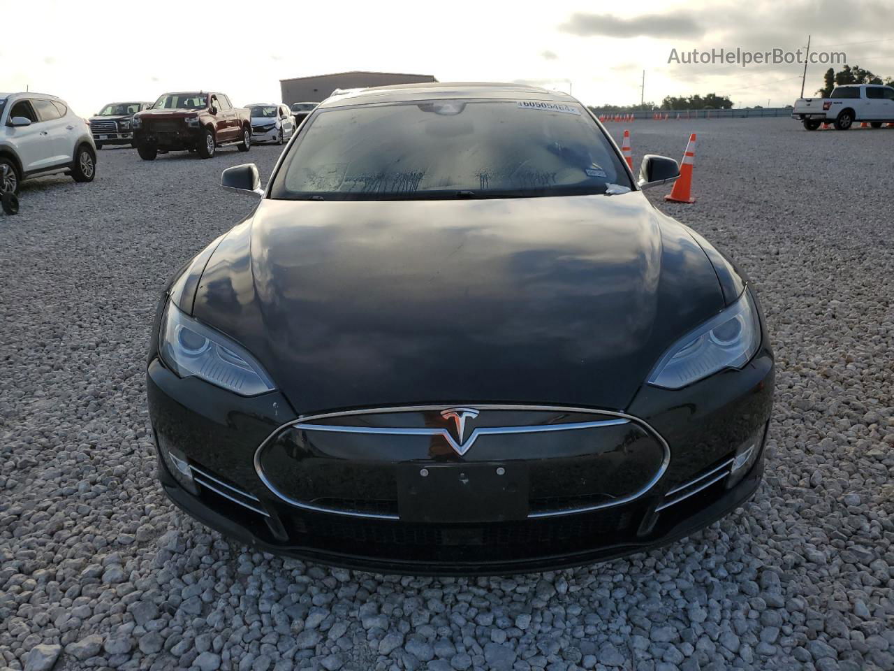 2016 Tesla Model S  Black vin: 5YJSA1E44GF123884