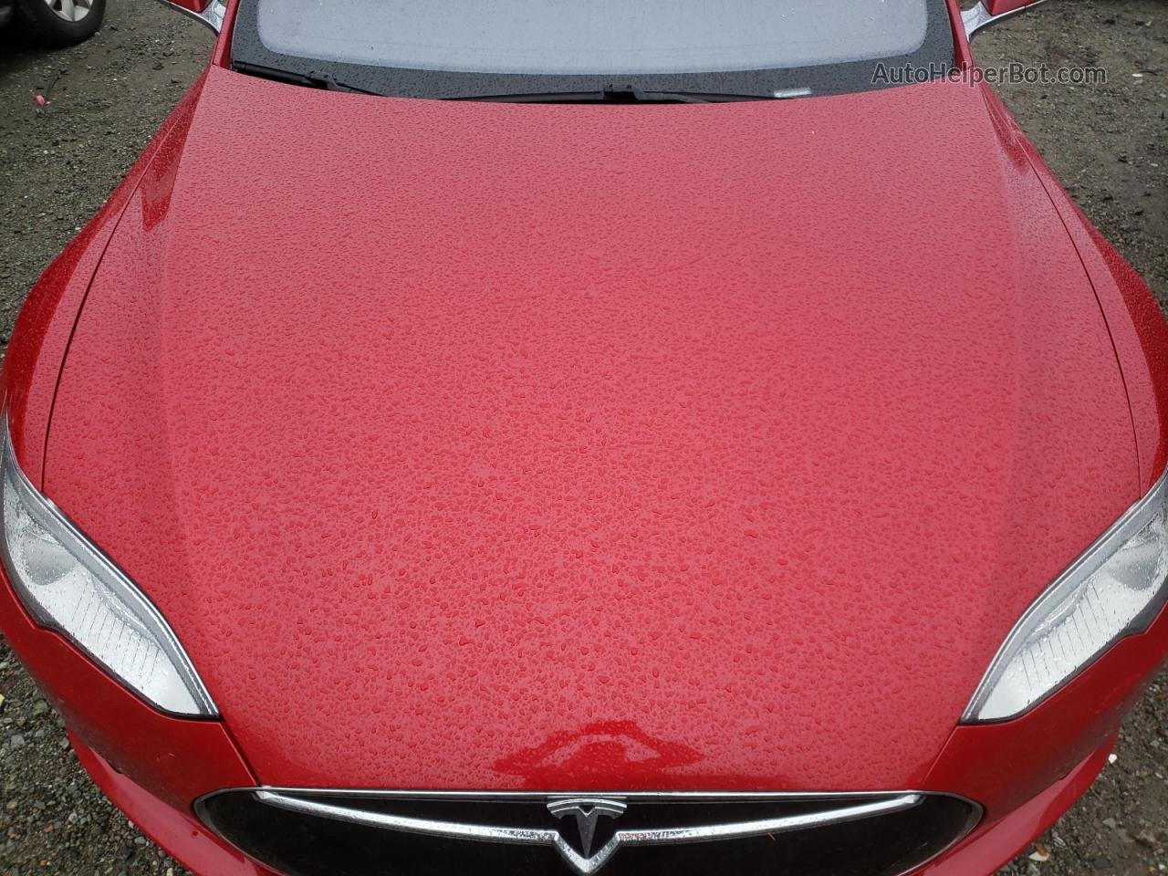 2015 Tesla Model S  Красный vin: 5YJSA1E46FF103697