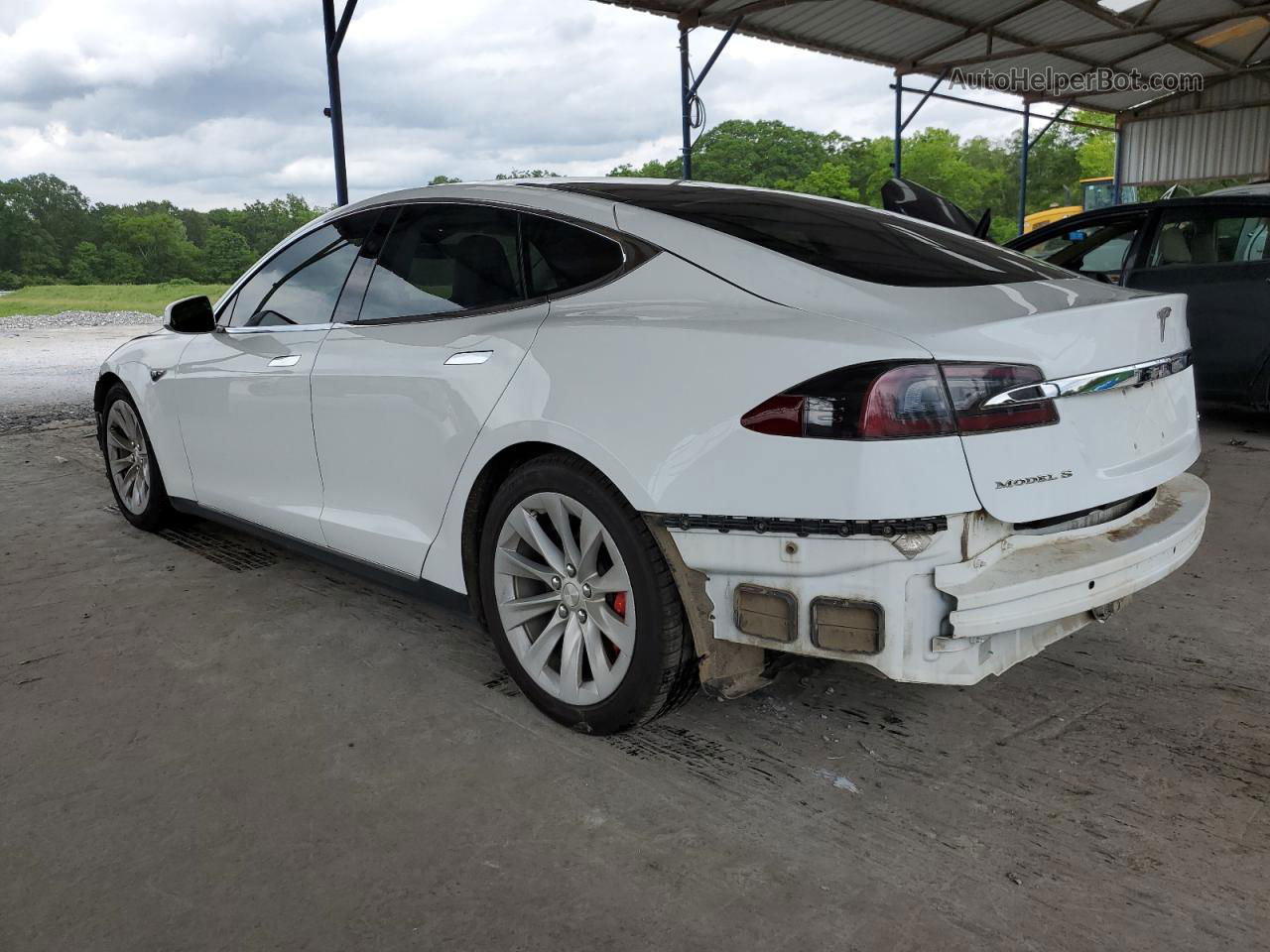 2015 Tesla Model S  White vin: 5YJSA1E46FF103781