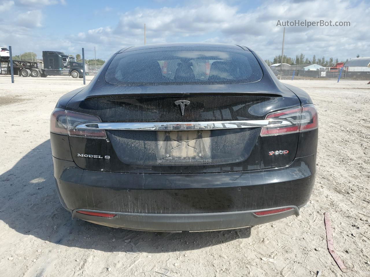 2015 Tesla Model S  Черный vin: 5YJSA1E47FF104227