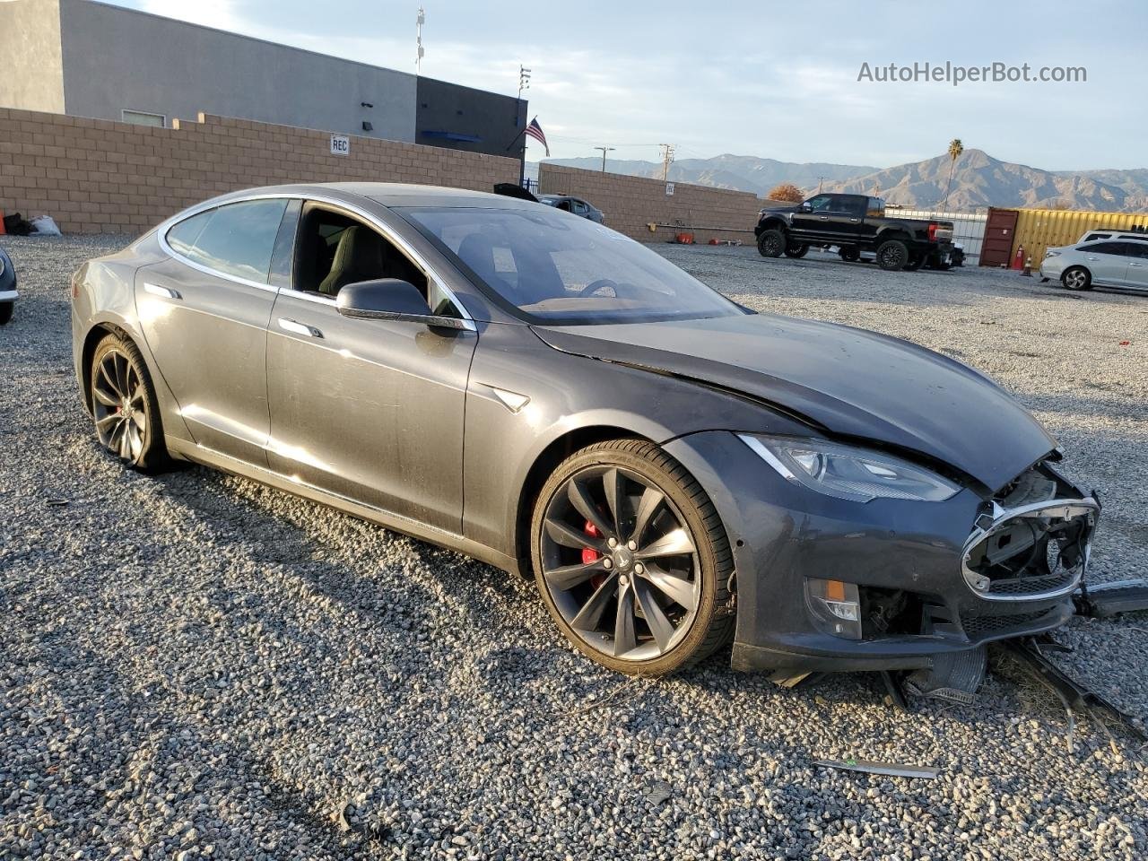 2015 Tesla Model S  Black vin: 5YJSA1E47FF112117
