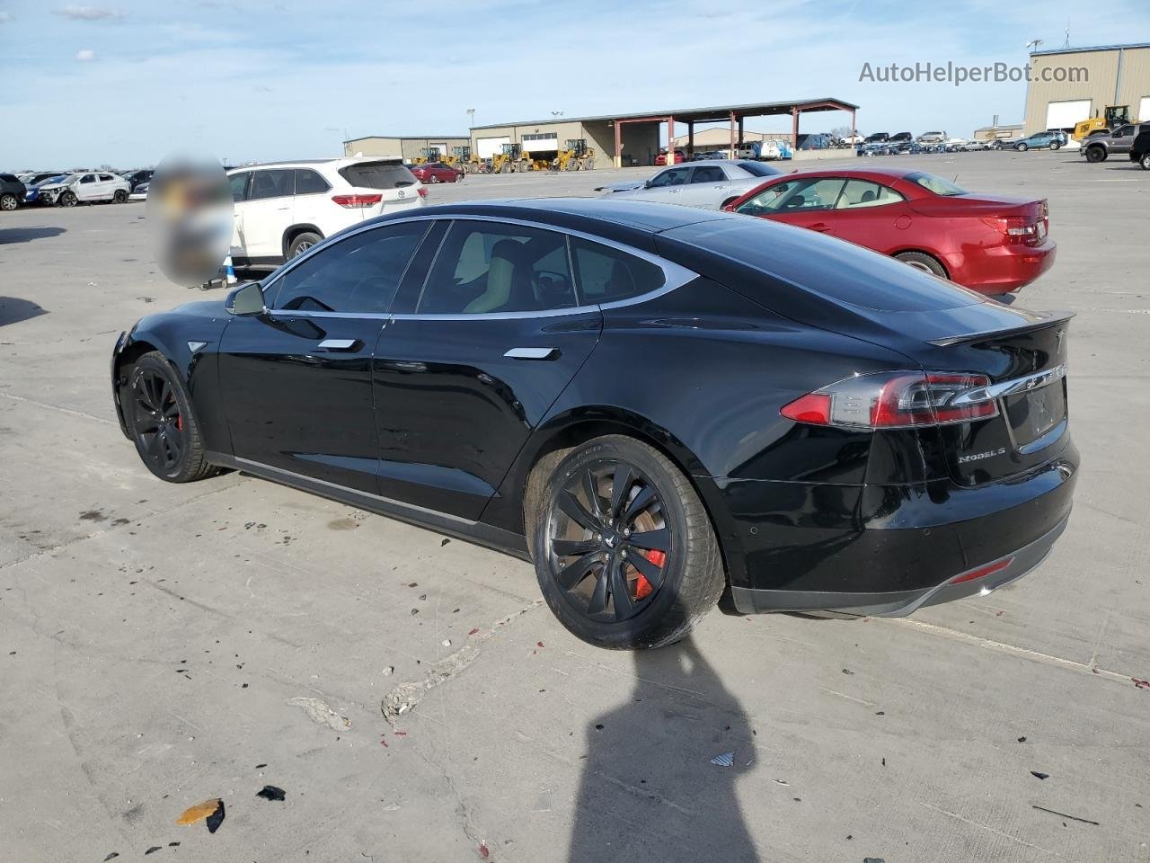 2015 Tesla Model S  Черный vin: 5YJSA1E4XFF107932