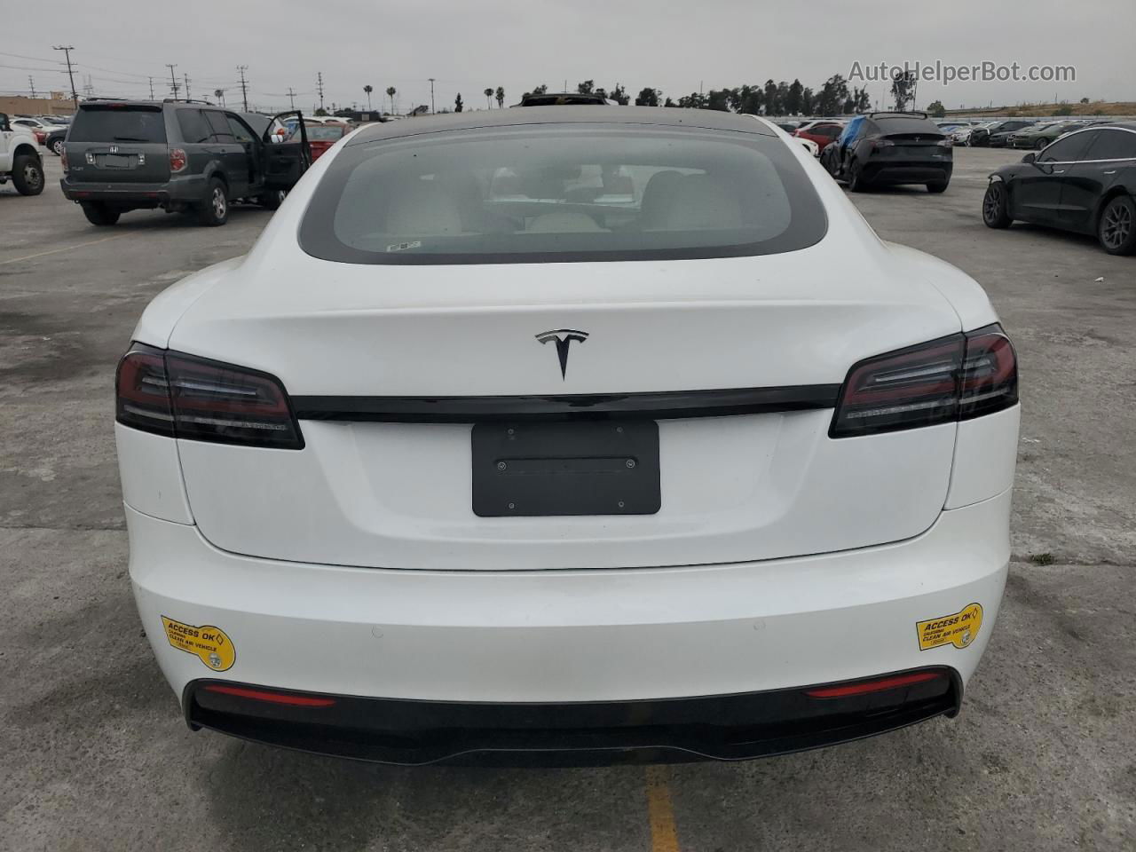 2022 Tesla Model S  Белый vin: 5YJSA1E50NF475205