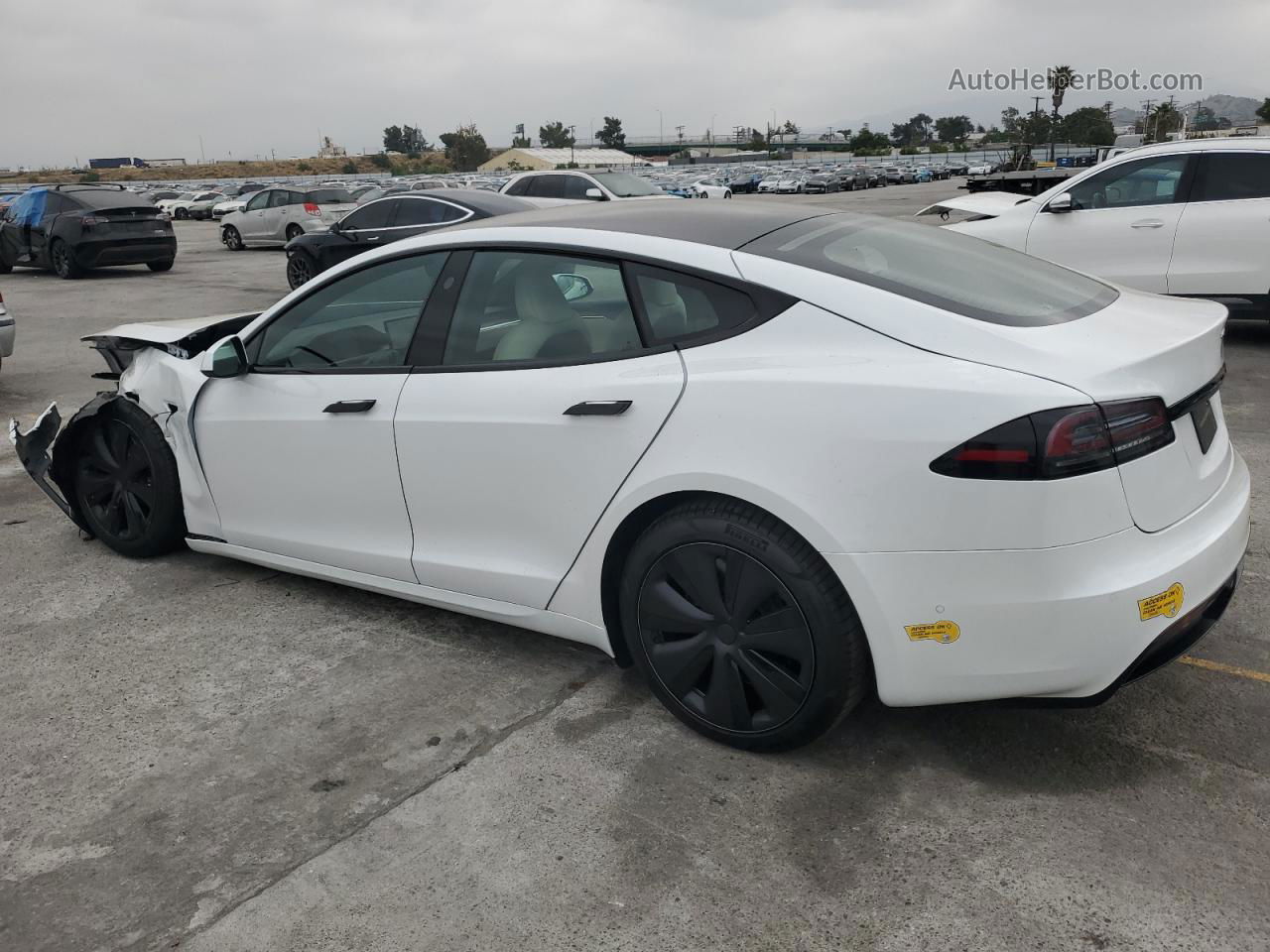 2022 Tesla Model S  Белый vin: 5YJSA1E50NF475205