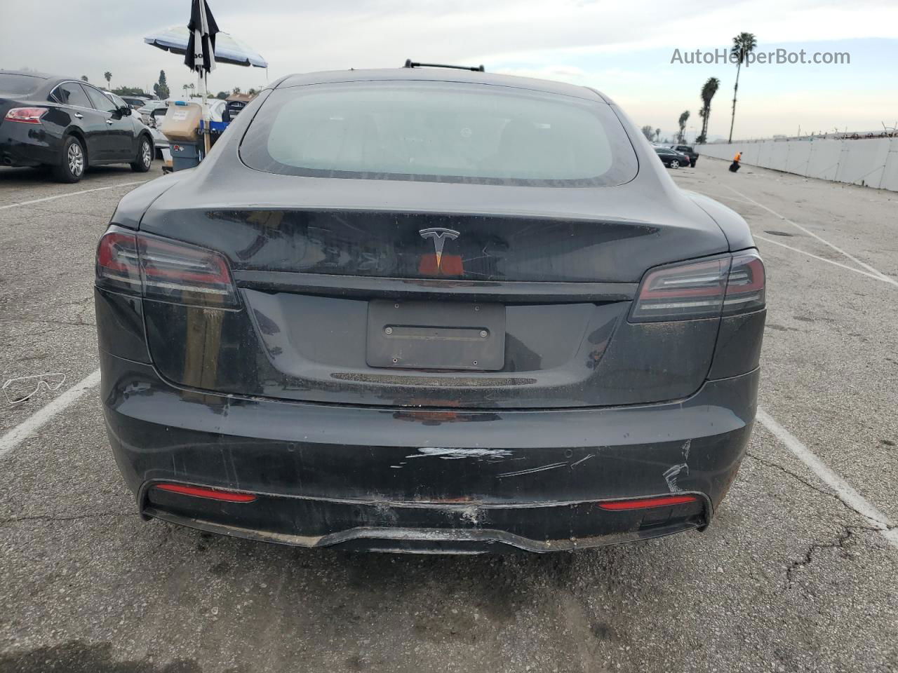 2022 Tesla Model S  Black vin: 5YJSA1E52NF490658