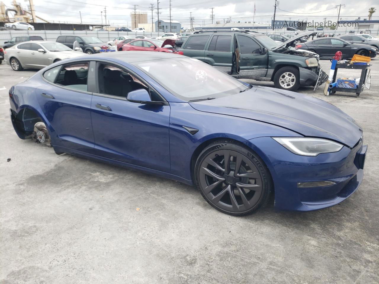 2022 Tesla Model S  Blue vin: 5YJSA1E67NF472391