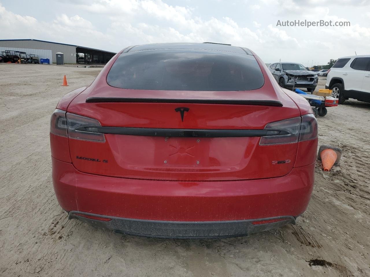 2014 Tesla Model S  Red vin: 5YJSA1H10EFP44229