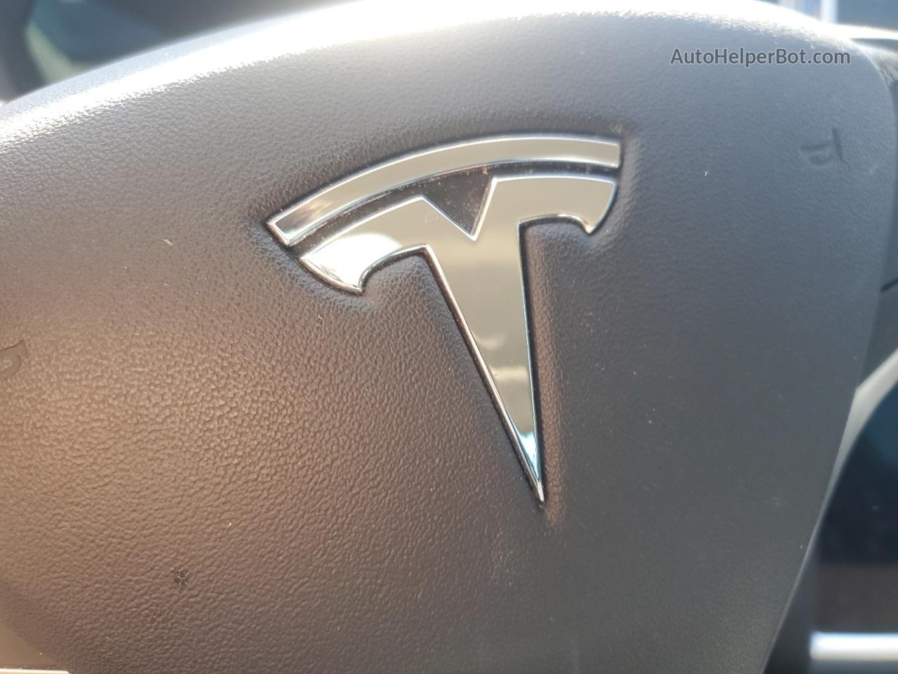 2014 Tesla Model S  White vin: 5YJSA1H11EFP31800