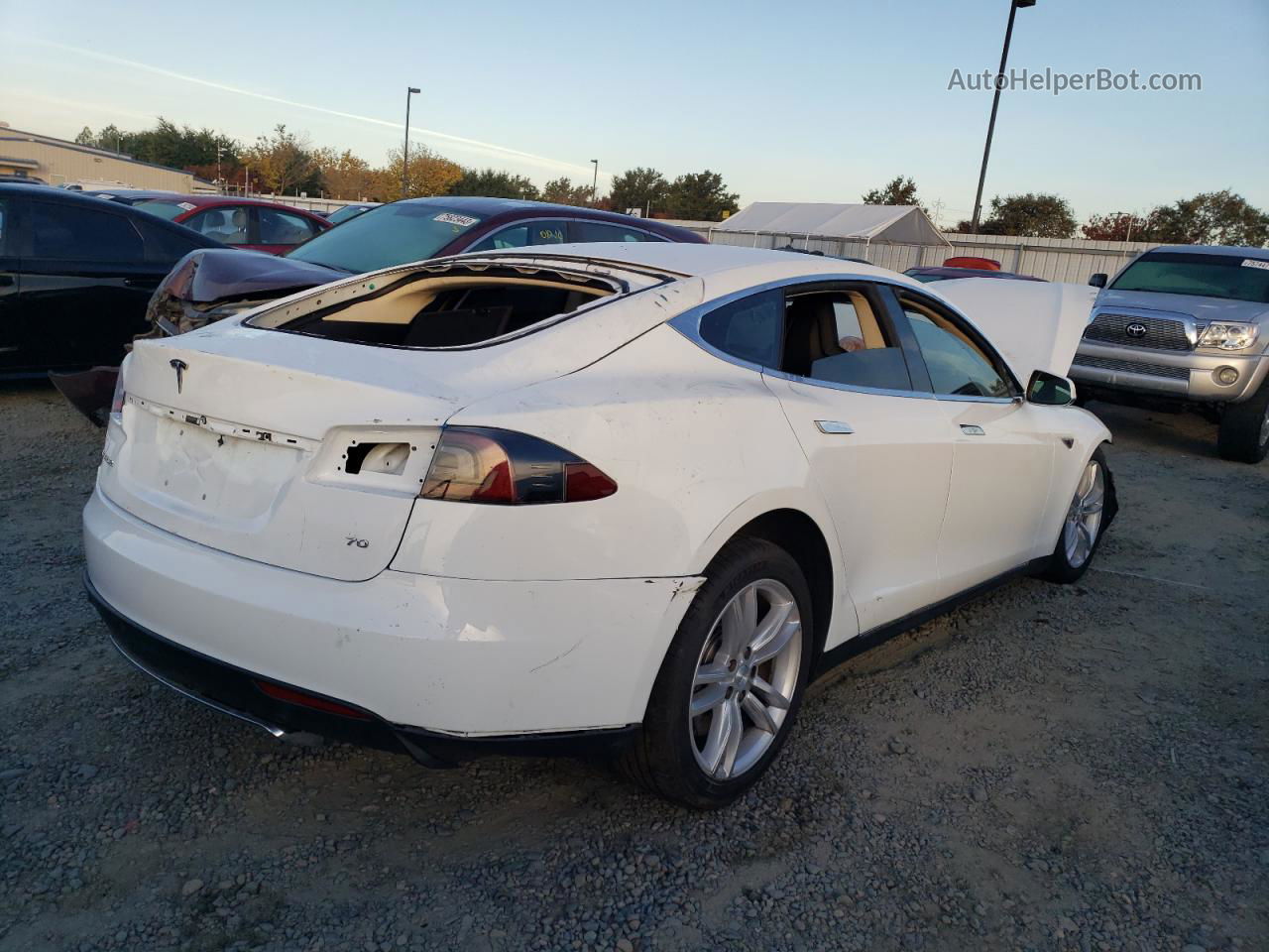 2014 Tesla Model S  White vin: 5YJSA1H11EFP37659