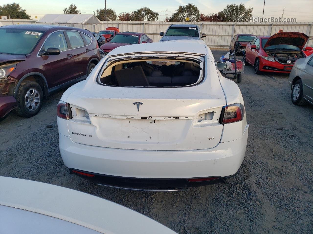 2014 Tesla Model S  White vin: 5YJSA1H11EFP37659