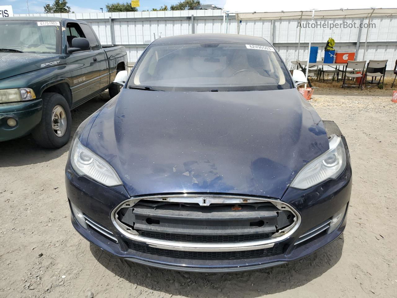 2014 Tesla Model S  Blue vin: 5YJSA1H11EFP39413