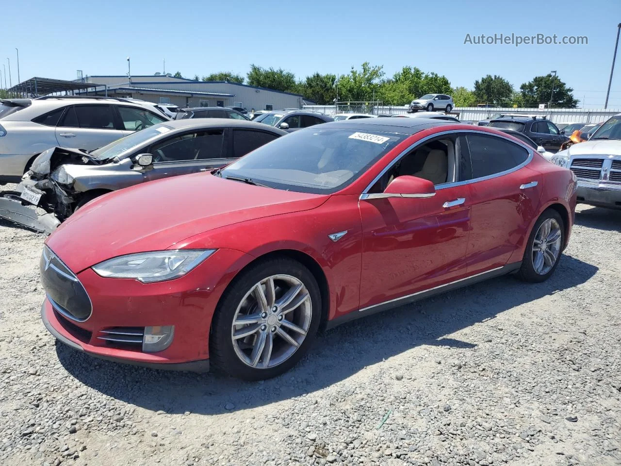 2014 Tesla Model S  Red vin: 5YJSA1H11EFP52257