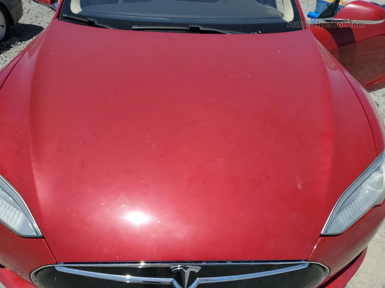 2014 Tesla Model S  Red vin: 5YJSA1H11EFP52257