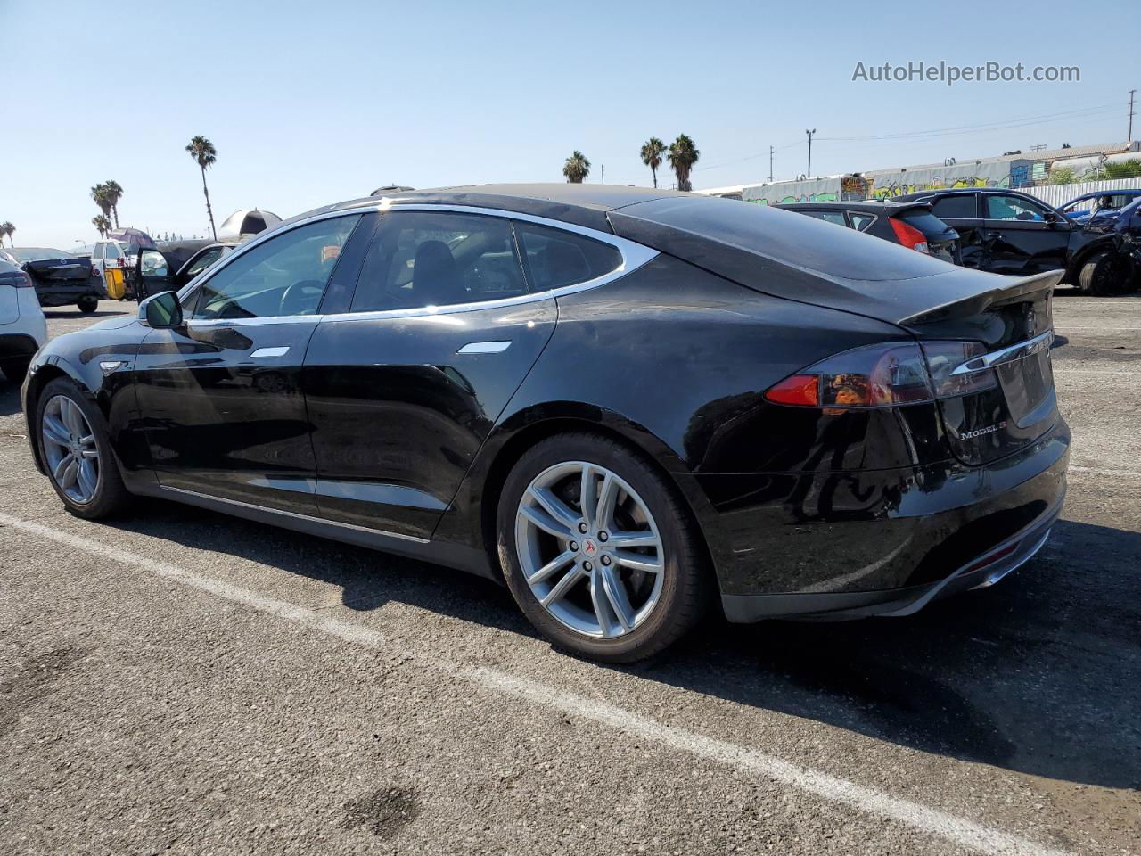 2014 Tesla Model S  Black vin: 5YJSA1H12EFP32115