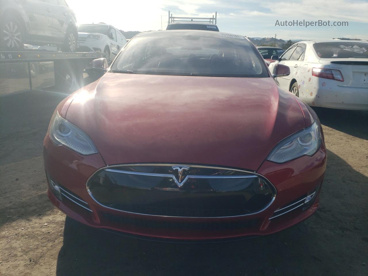 2014 Tesla Model S  Red vin: 5YJSA1H12EFP37394