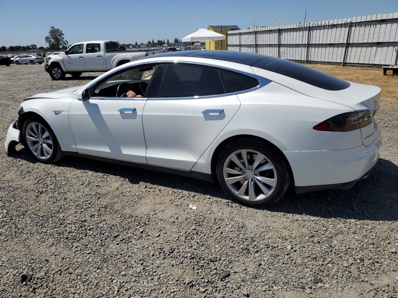 2014 Tesla Model S  White vin: 5YJSA1H12EFP44944