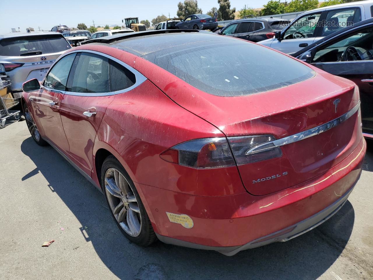 2014 Tesla Model S  Red vin: 5YJSA1H12EFP50324