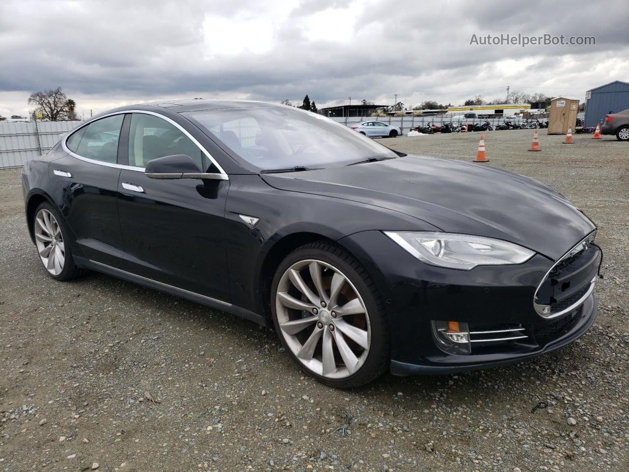 2014 Tesla Model S  Black vin: 5YJSA1H12EFP56978