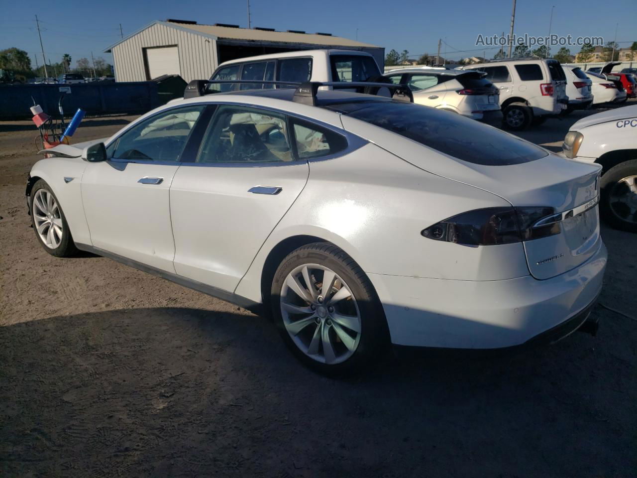 2014 Tesla Model S  White vin: 5YJSA1H12EFP61131