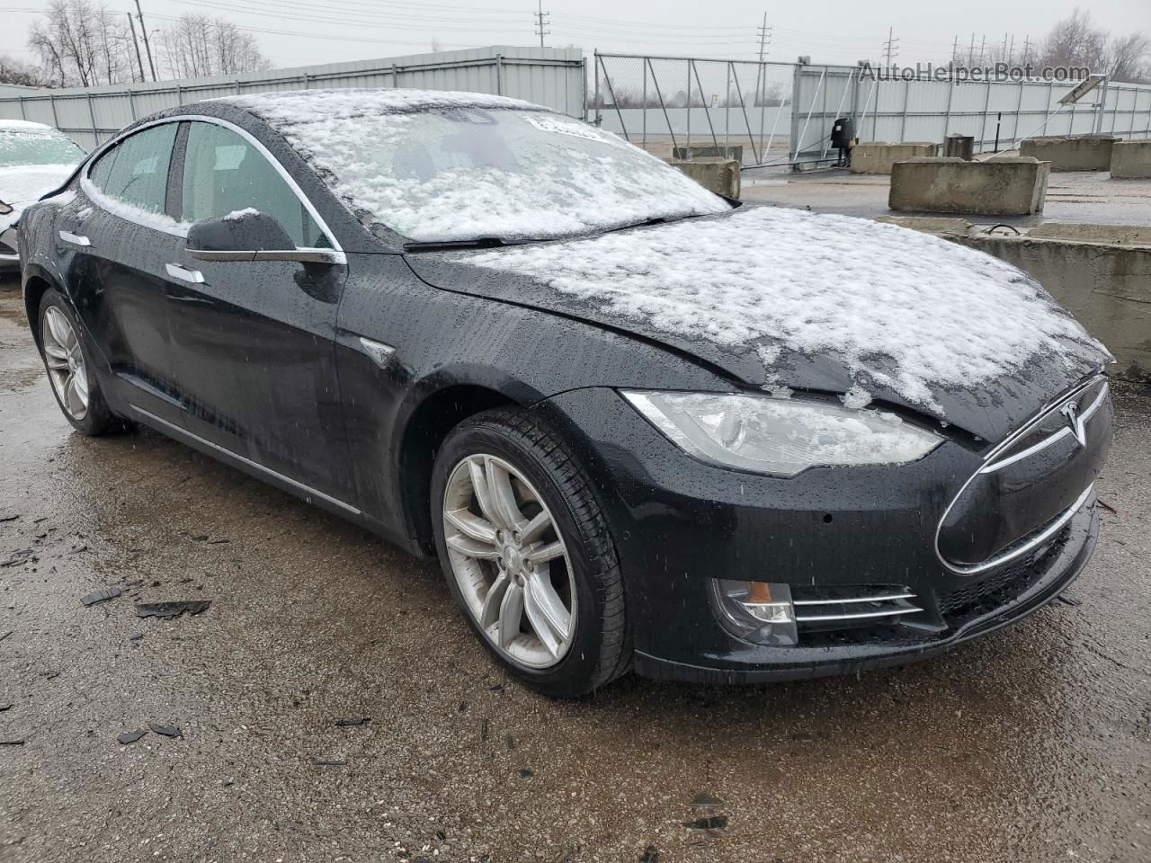 2014 Tesla Model S  Black vin: 5YJSA1H12EFP62439