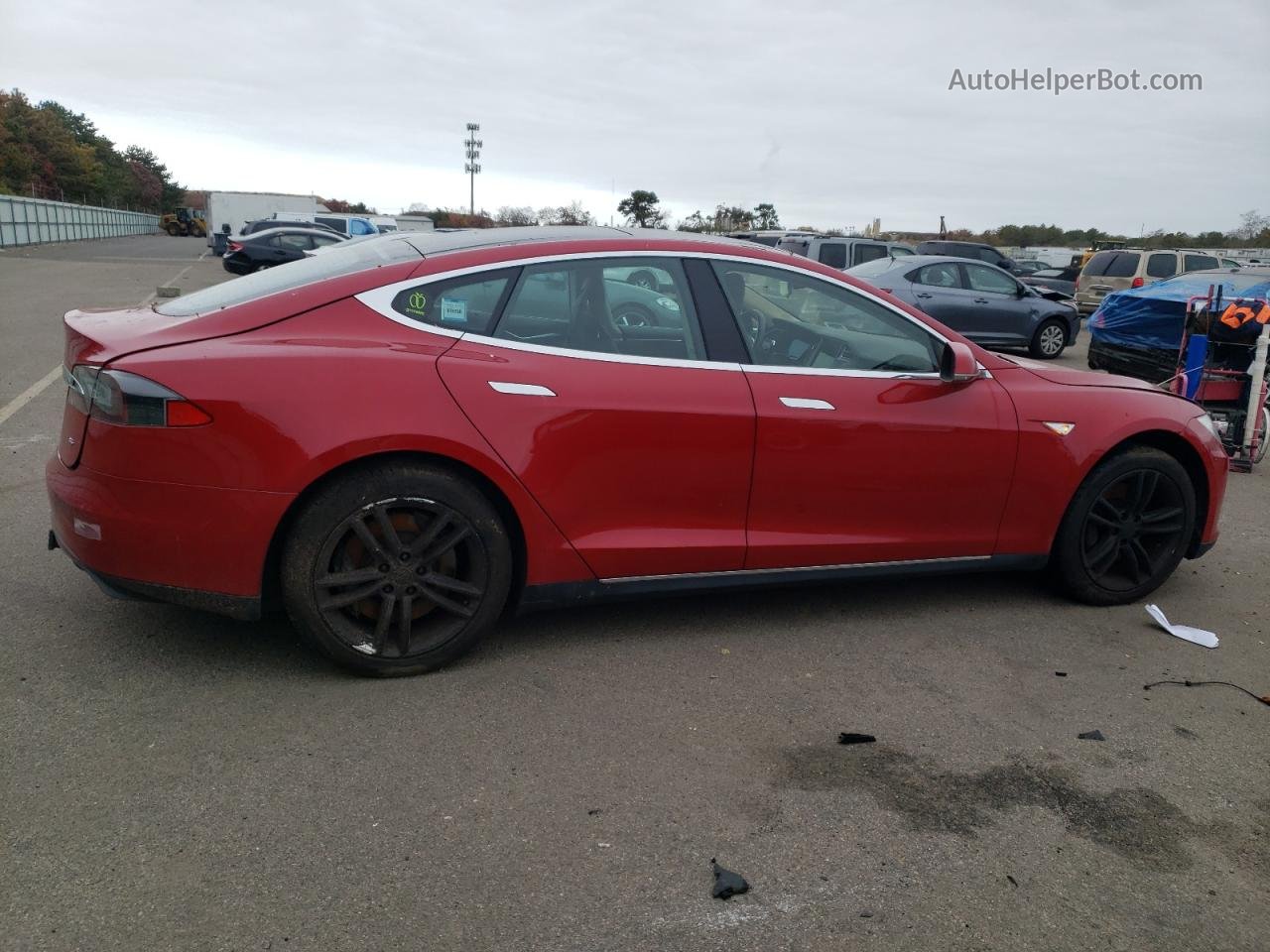 2014 Tesla Model S  Красный vin: 5YJSA1H13EFP29448
