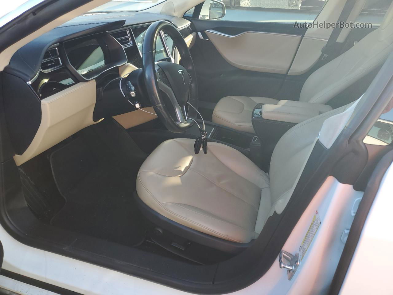 2014 Tesla Model S  White vin: 5YJSA1H13EFP52292