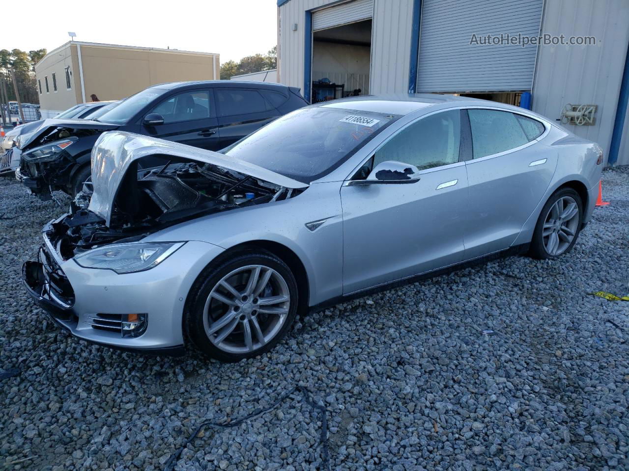 2014 Tesla Model S  Silver vin: 5YJSA1H13EFP60439