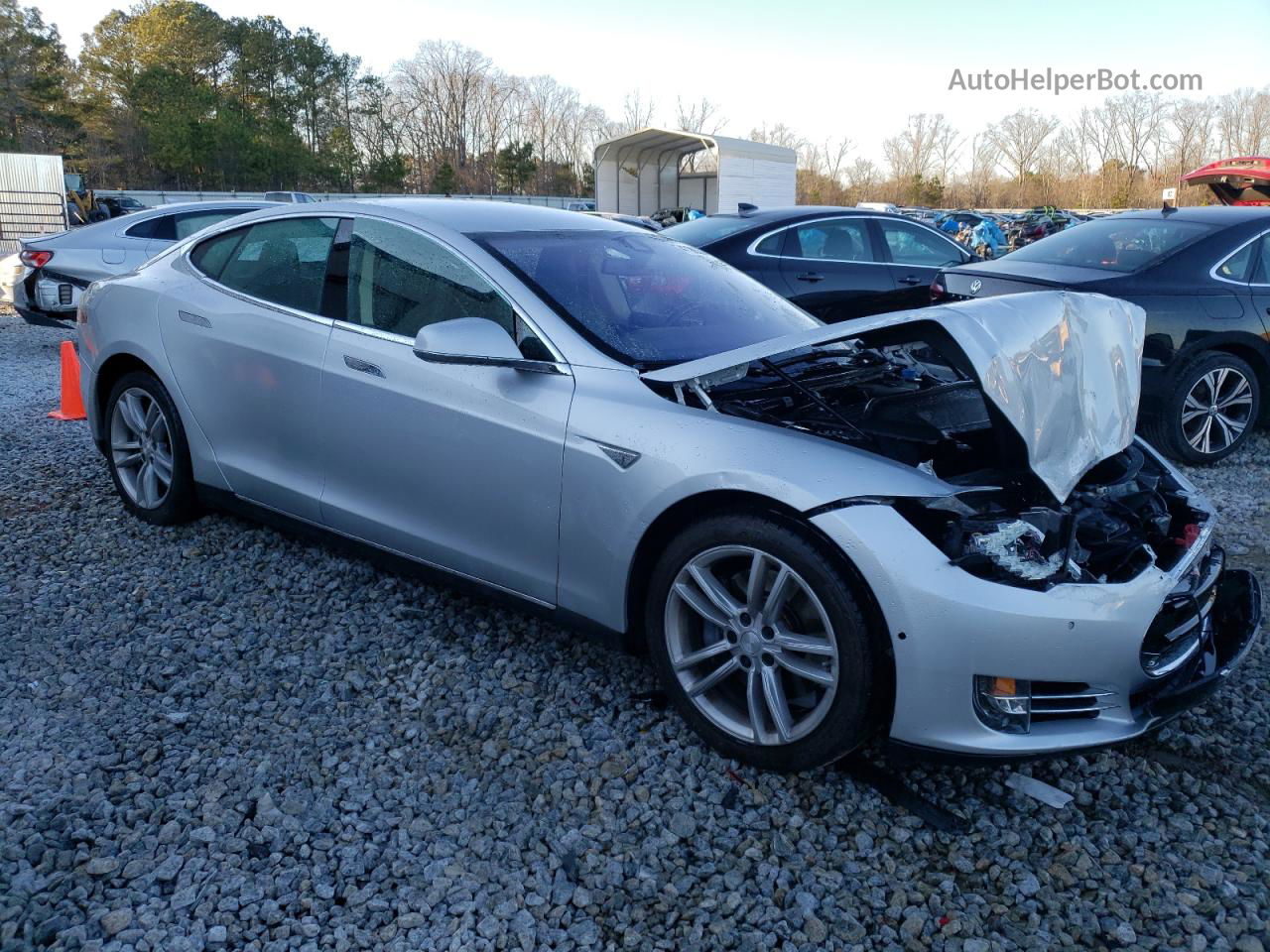 2014 Tesla Model S  Silver vin: 5YJSA1H13EFP60439