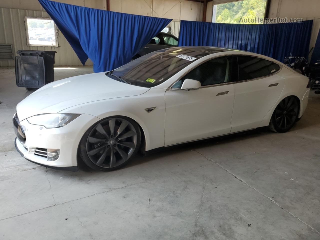 2014 Tesla Model S  Белый vin: 5YJSA1H14EFP38272