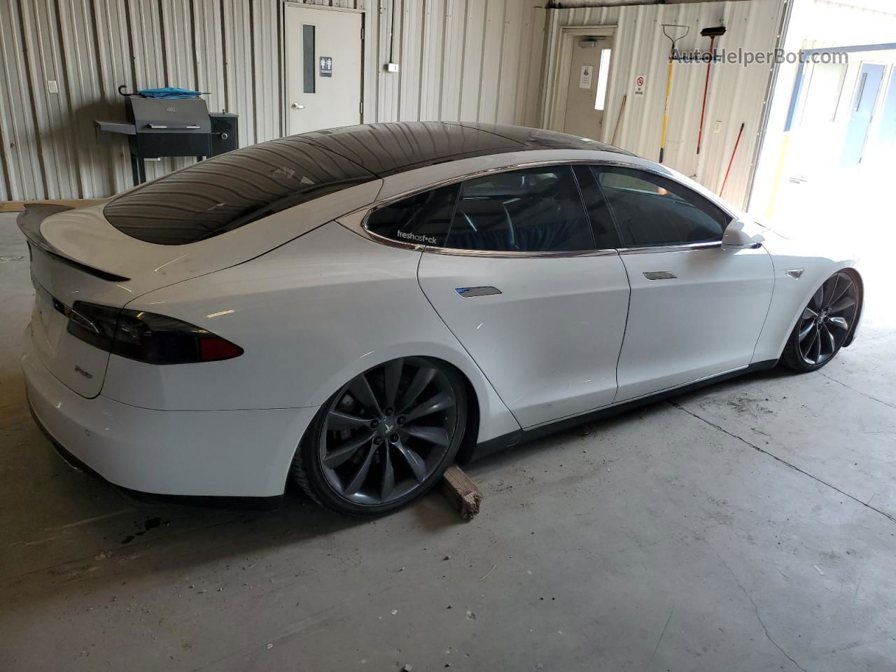 2014 Tesla Model S  Белый vin: 5YJSA1H14EFP38272