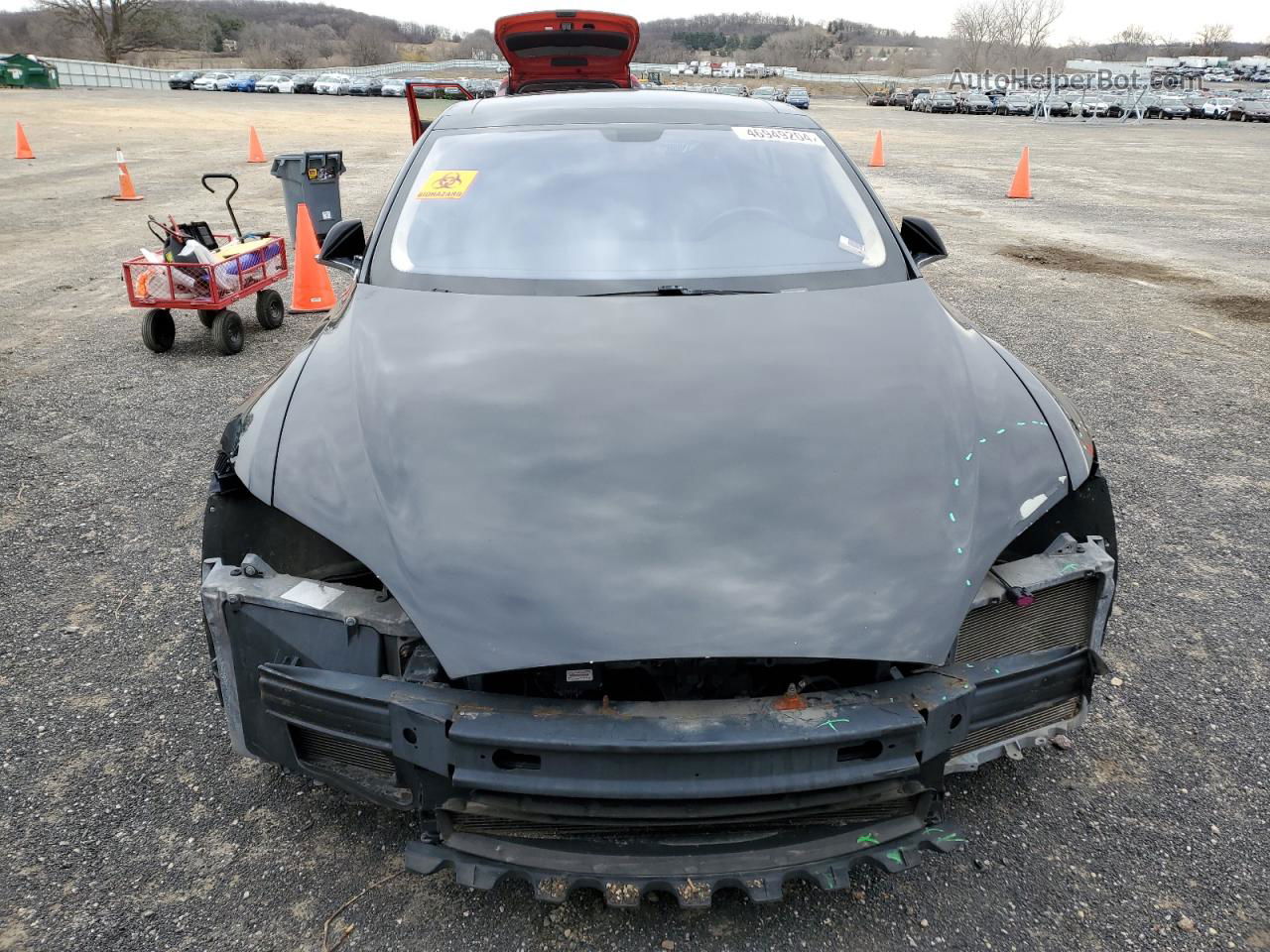 2014 Tesla Model S  Black vin: 5YJSA1H14EFP44895