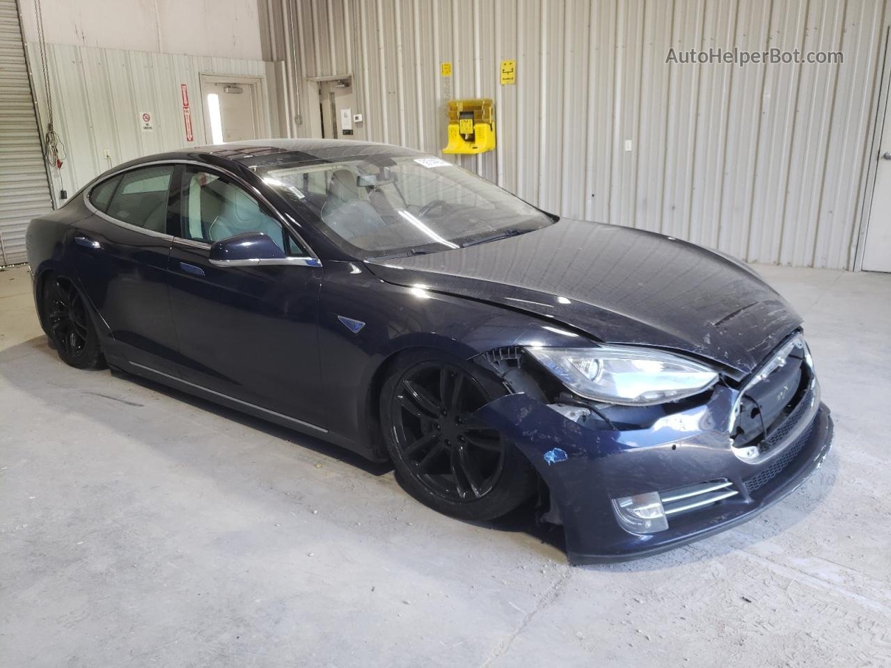 2014 Tesla Model S  Blue vin: 5YJSA1H14EFP52611