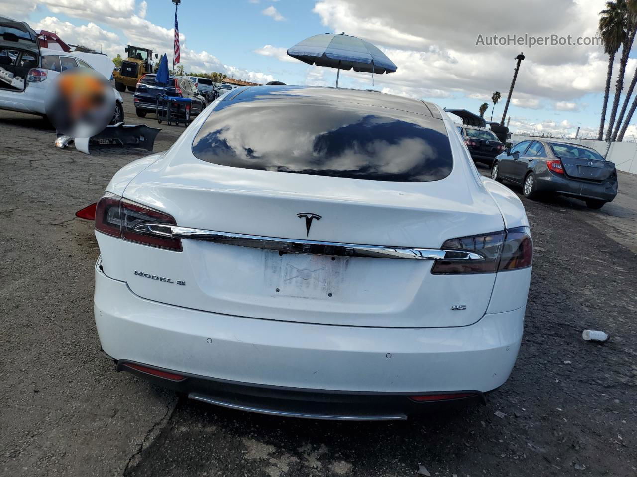 2014 Tesla Model S  White vin: 5YJSA1H14EFP55489