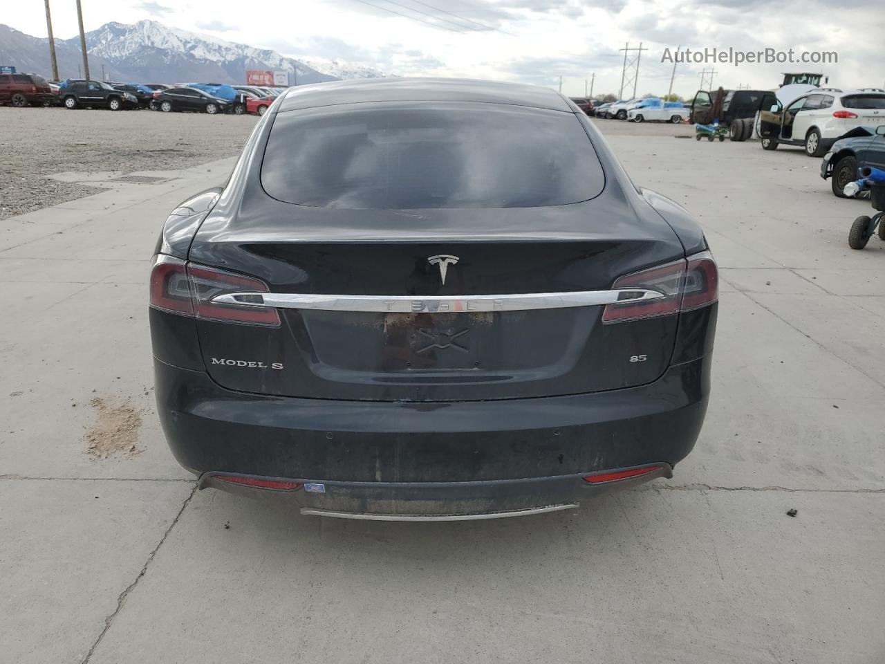 2014 Tesla Model S  Black vin: 5YJSA1H14EFP61096