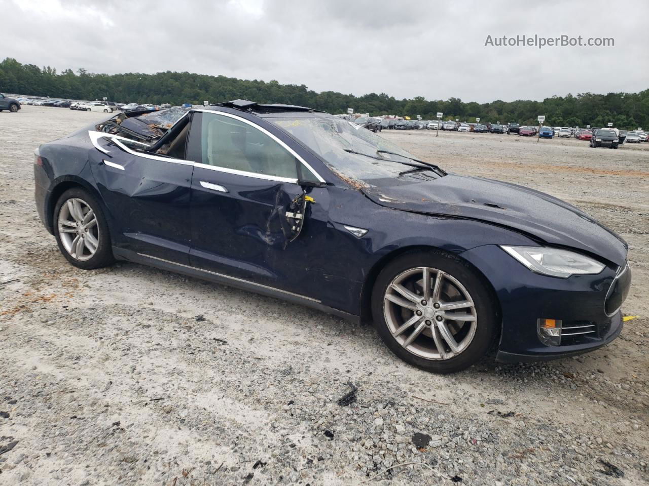 2014 Tesla Model S  Blue vin: 5YJSA1H15EFP32268