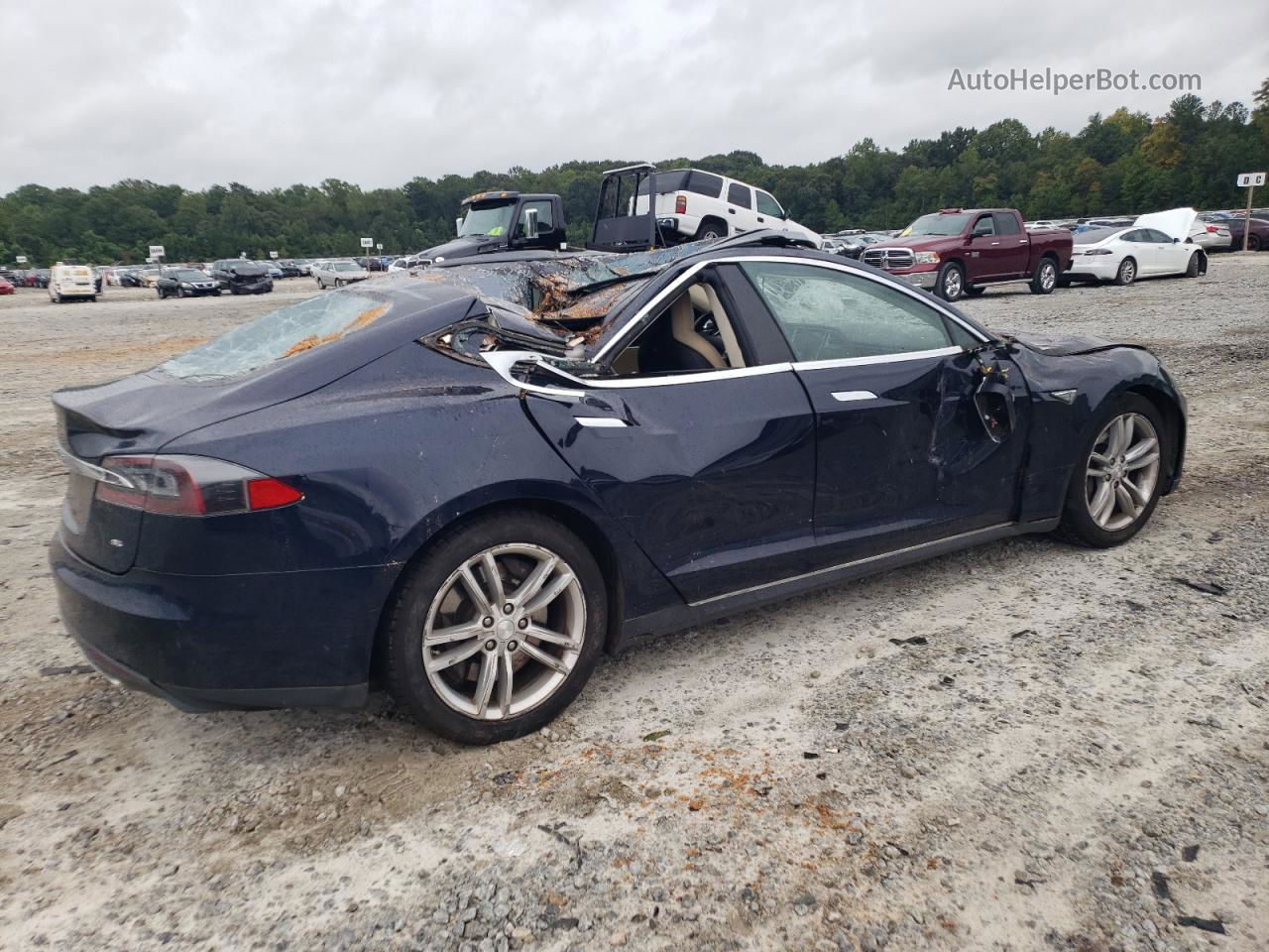 2014 Tesla Model S  Blue vin: 5YJSA1H15EFP32268