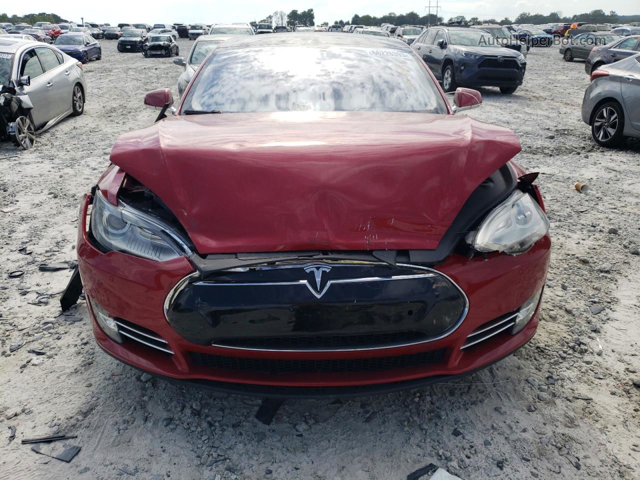 2014 Tesla Model S  Красный vin: 5YJSA1H15EFP38491