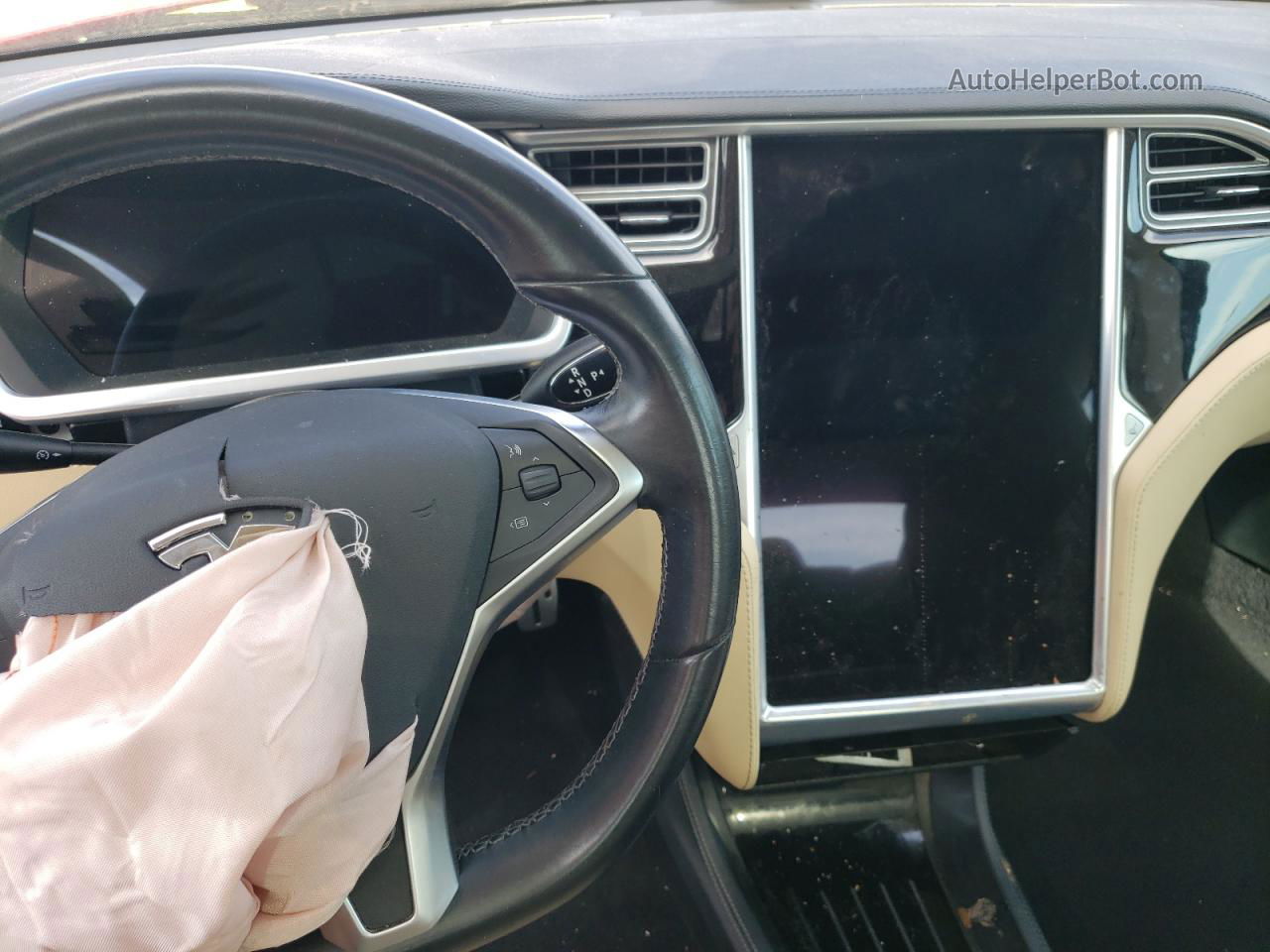 2014 Tesla Model S  Красный vin: 5YJSA1H15EFP38491