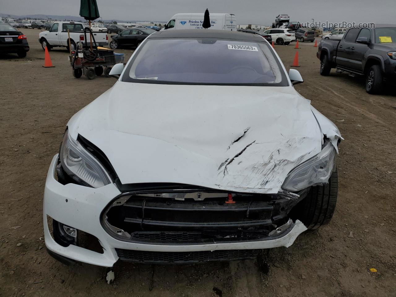 2014 Tesla Model S  Белый vin: 5YJSA1H15EFP40516