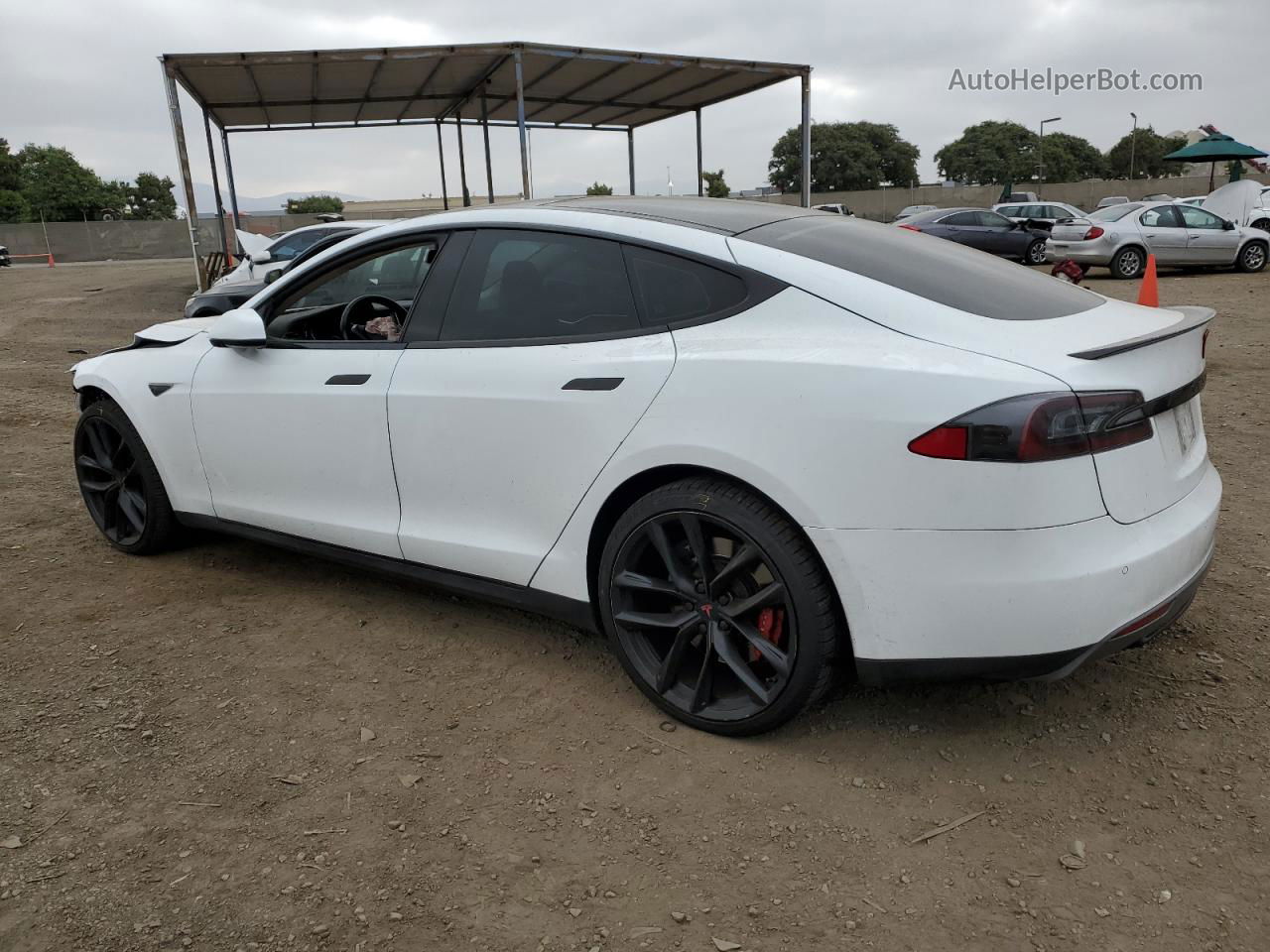 2014 Tesla Model S  White vin: 5YJSA1H15EFP40516