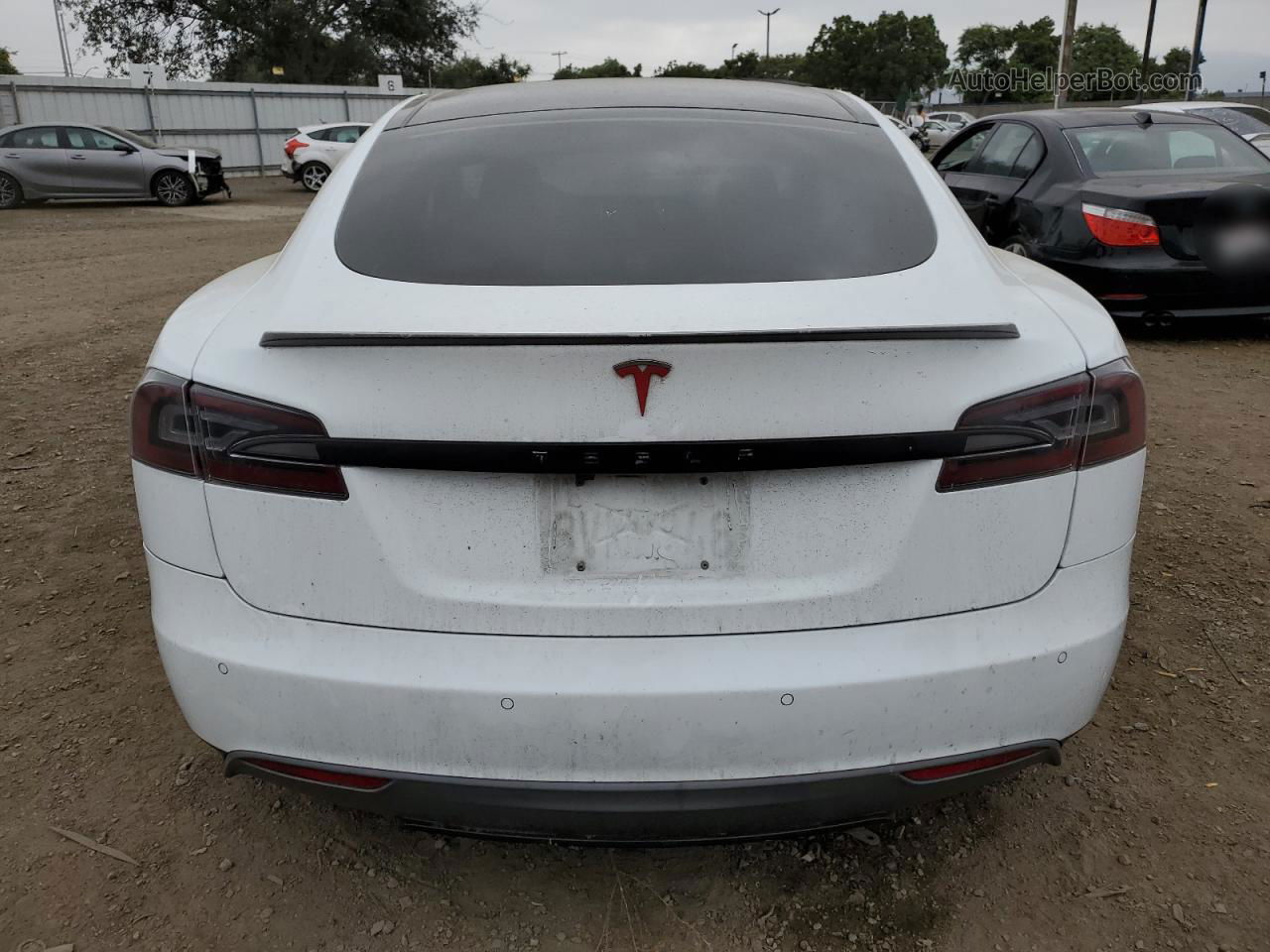 2014 Tesla Model S  Белый vin: 5YJSA1H15EFP40516