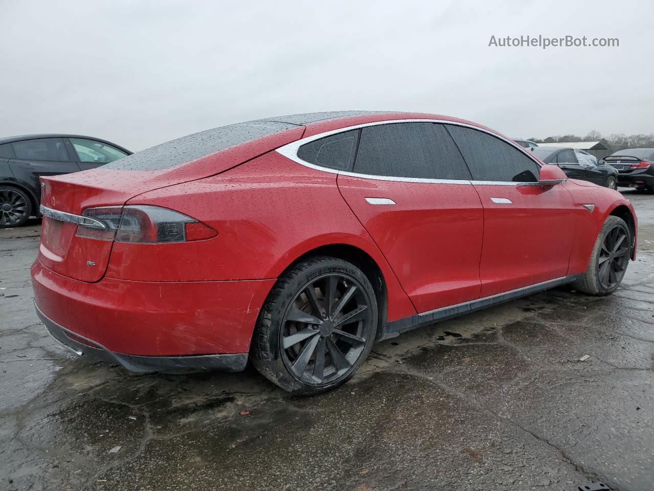 2014 Tesla Model S  Red vin: 5YJSA1H15EFP47871