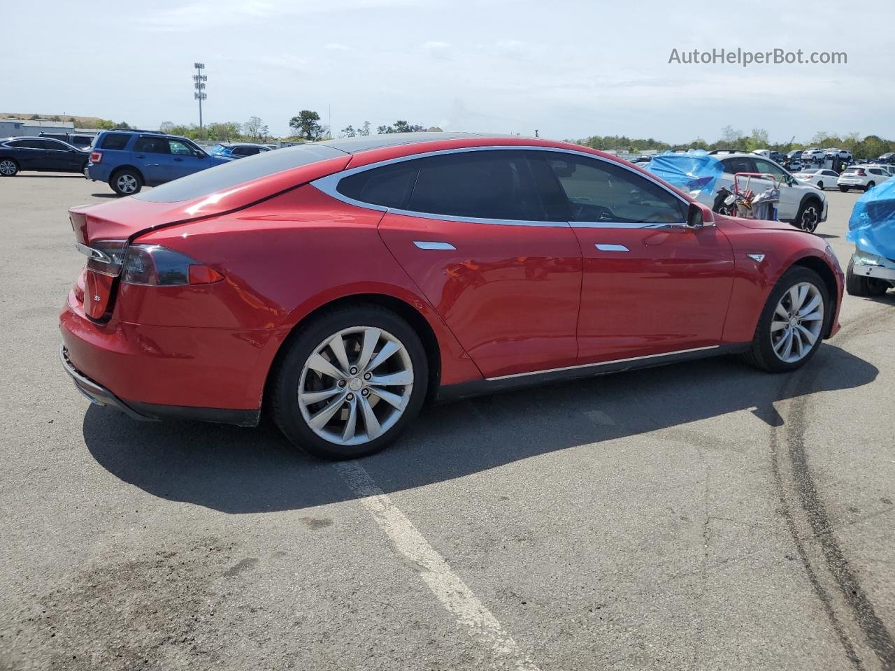 2014 Tesla Model S  Red vin: 5YJSA1H16EFP32800
